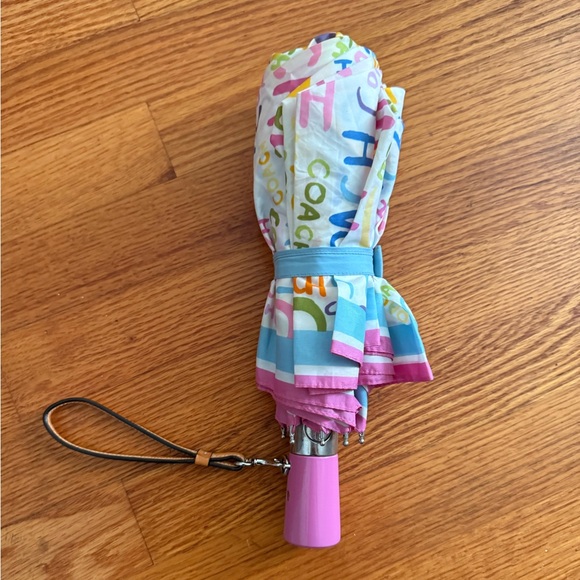 Coach Umbrella - Picture 1 of 7